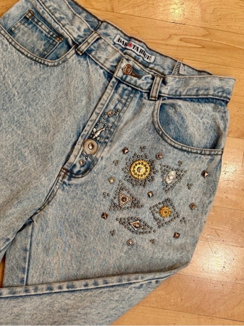 Vintage Dakota Blue Acid Wash Embellished Women’s Jeans - size 9